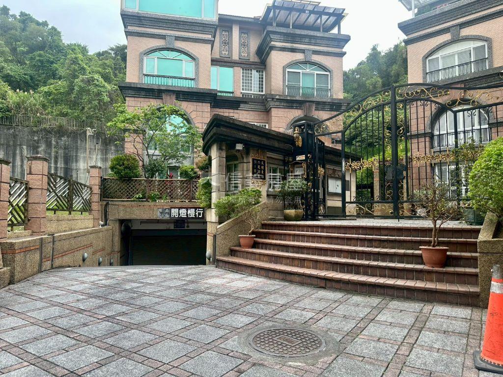 四期環境清幽湖綠歐別墅房屋室內格局與周邊環境