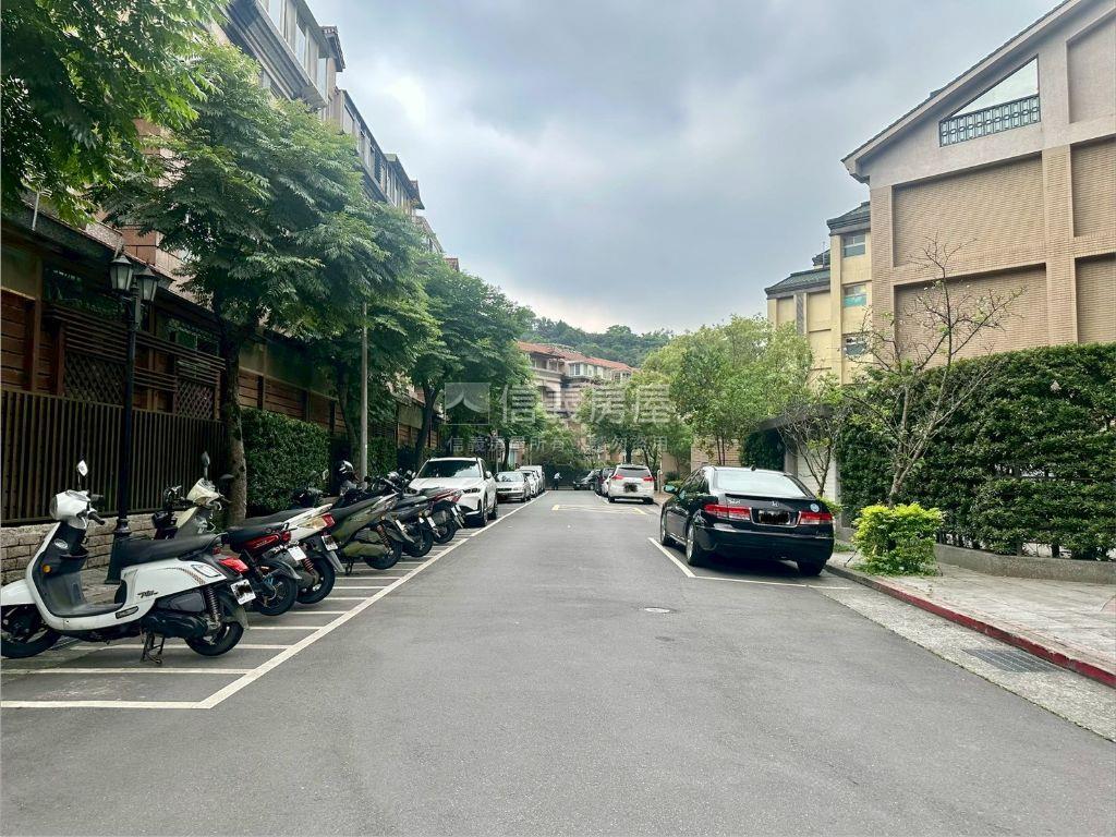 四期環境清幽湖綠歐別墅房屋室內格局與周邊環境