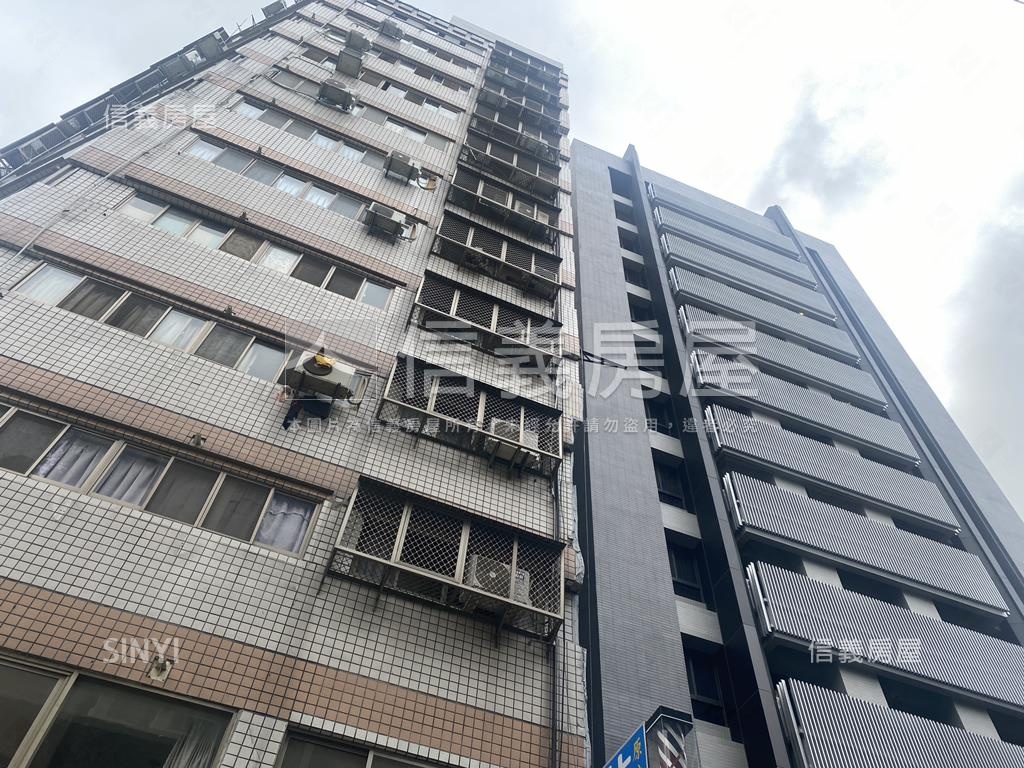 臨捷運藍線美套房房屋室內格局與周邊環境