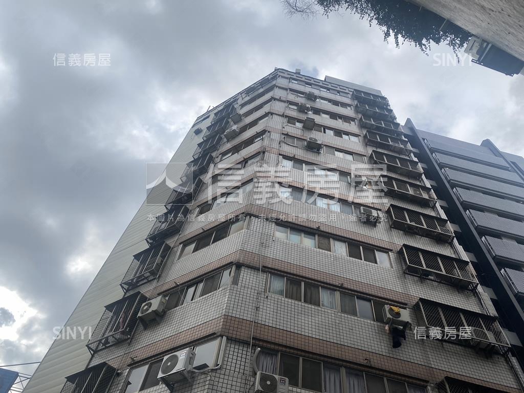 臨捷運藍線美套房房屋室內格局與周邊環境