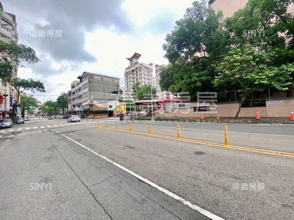 西區約３０米路大地坪透店房屋室內格局與周邊環境
