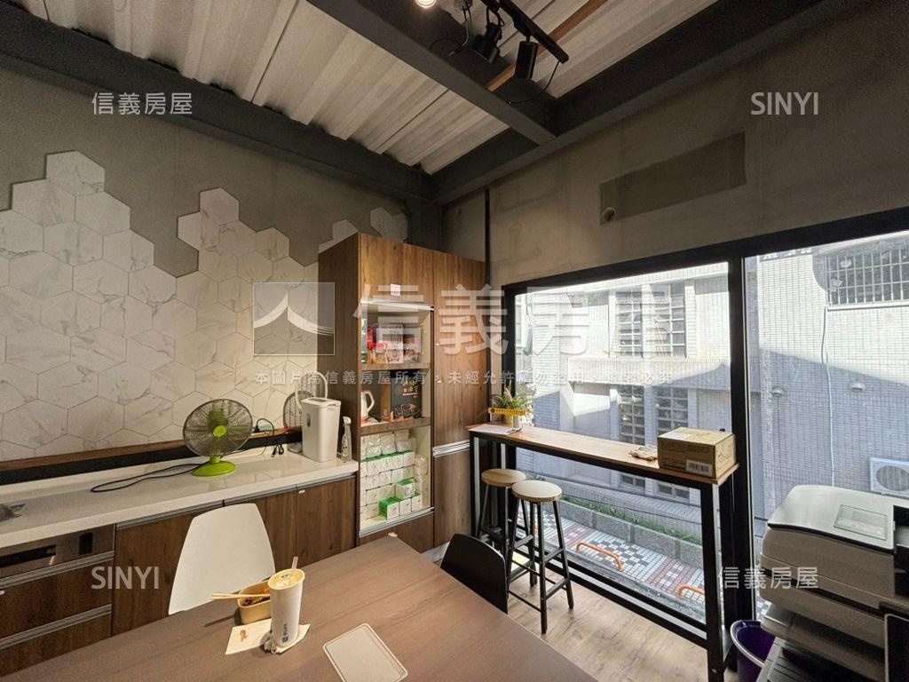 英德街面寬屋況佳角窗透店房屋室內格局與周邊環境