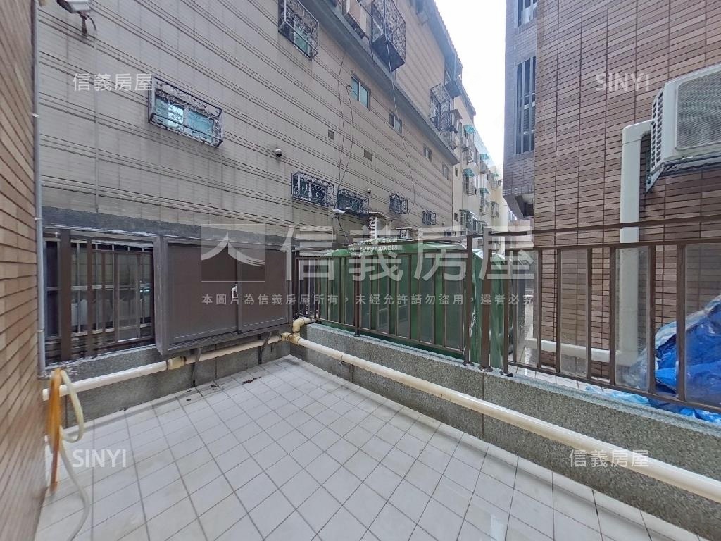 下南崁大四房庭院戶雙車位房屋室內格局與周邊環境