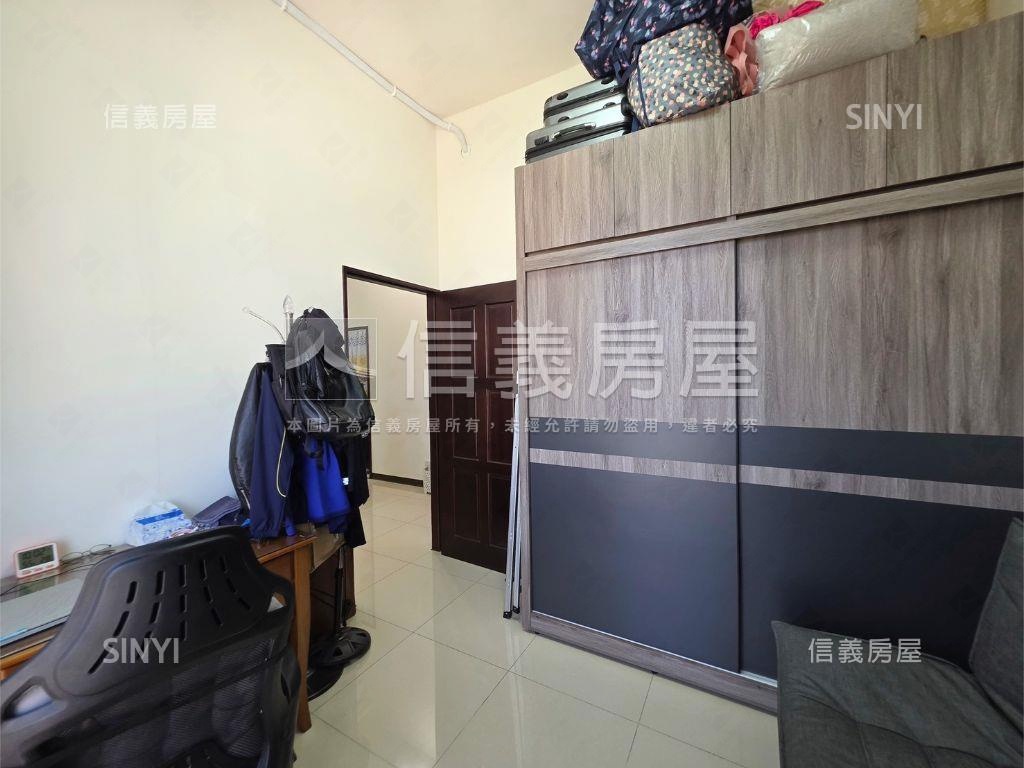 寶藏挑高美屋２房車位房屋室內格局與周邊環境