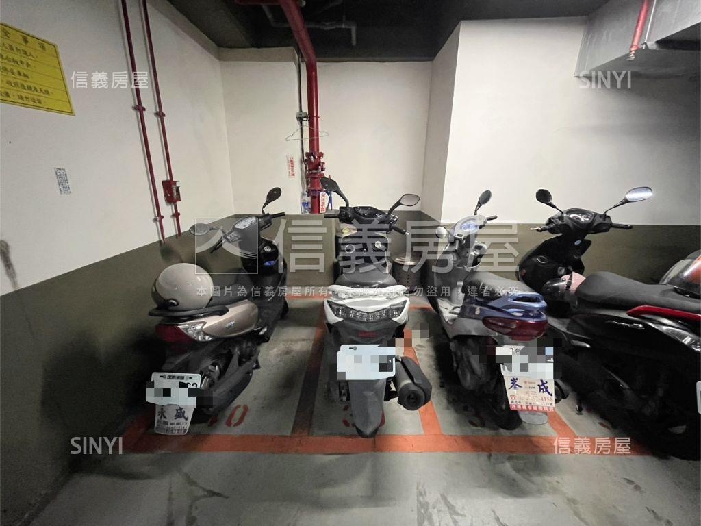 寶藏挑高美屋２房車位房屋室內格局與周邊環境