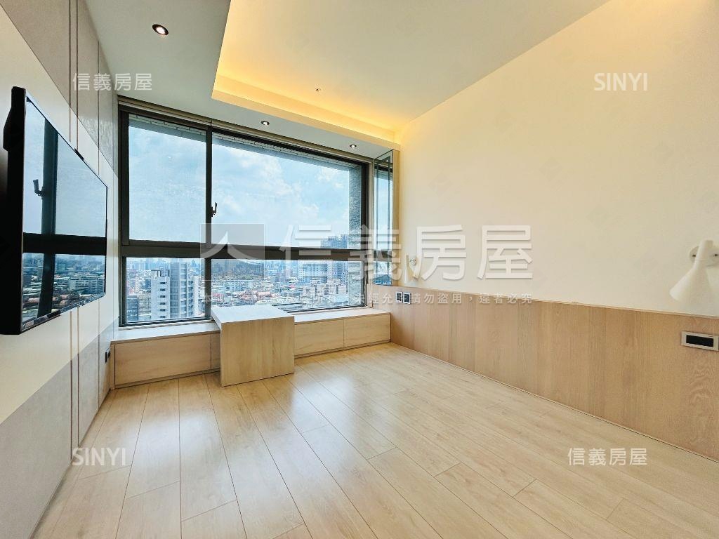 巴黎公寓近捷運兩房車位房屋室內格局與周邊環境
