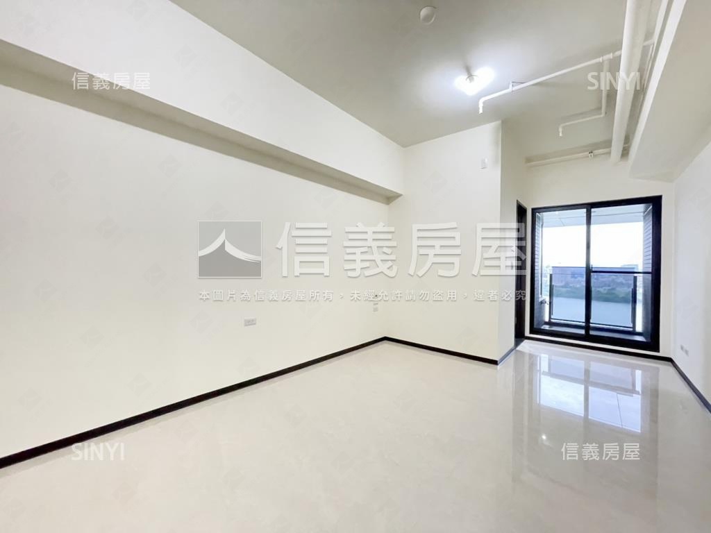 榮群擎川河景三房車位房屋室內格局與周邊環境