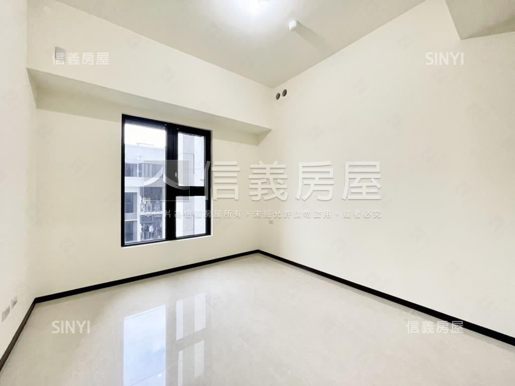 榮群擎川河景三房車位房屋室內格局與周邊環境