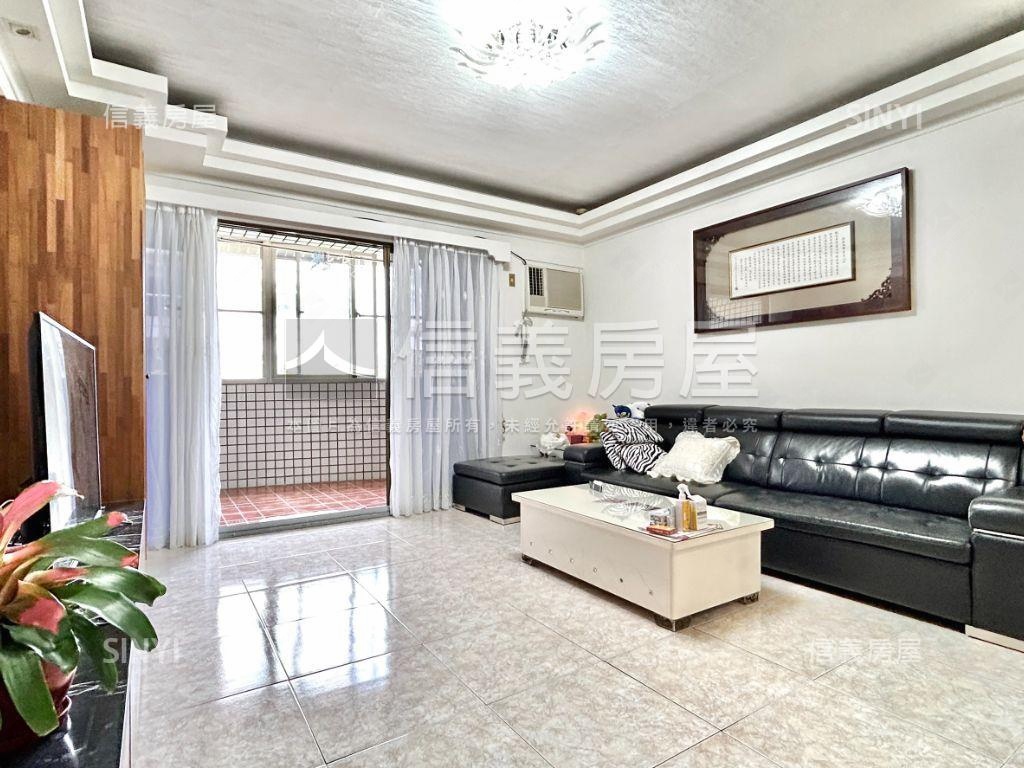 近市場百貨機能好四房平車房屋室內格局與周邊環境