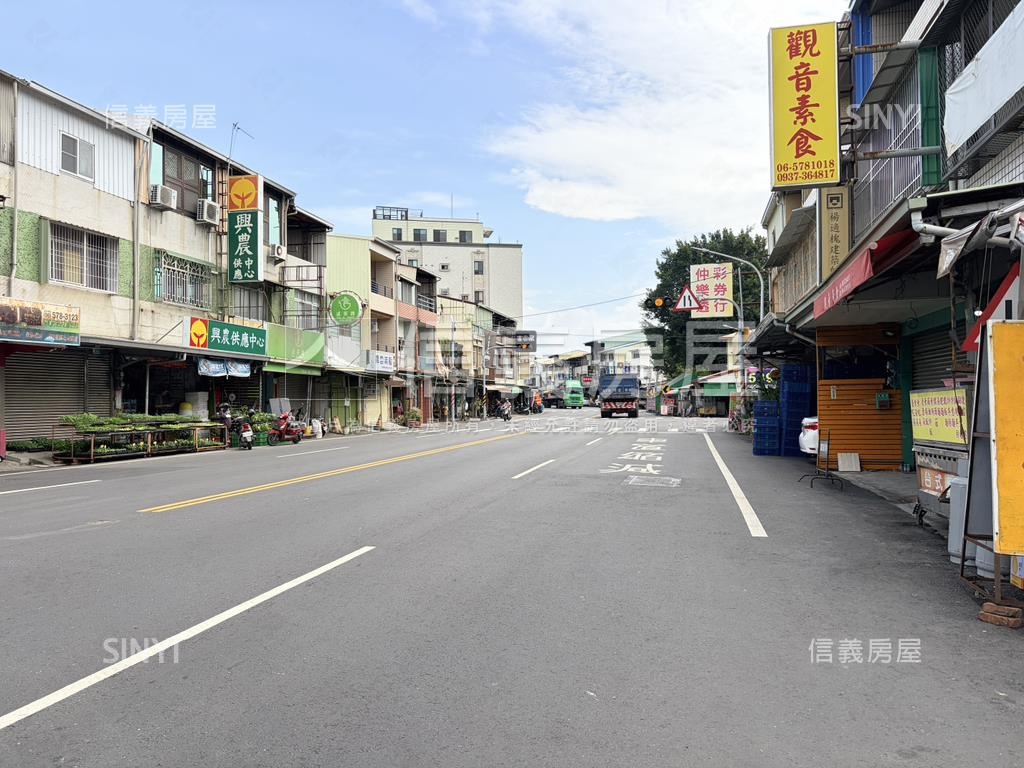 輕裝潢成家孝親車墅房屋室內格局與周邊環境