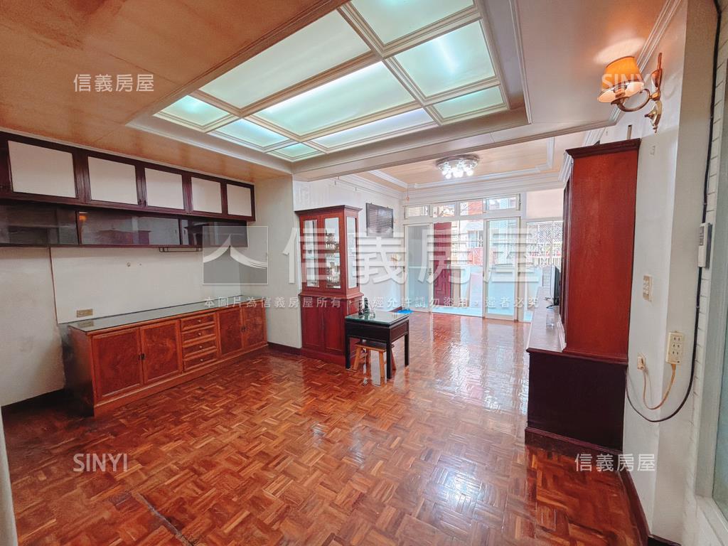 三民路方正三樓房屋室內格局與周邊環境