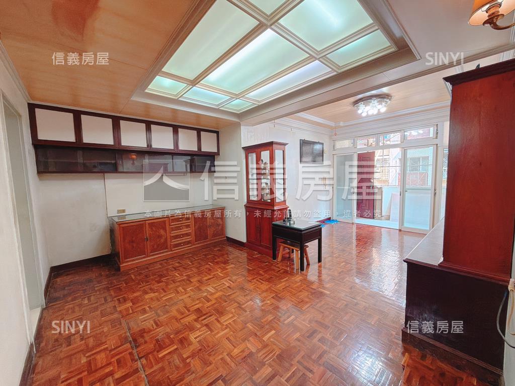 三民路方正三樓房屋室內格局與周邊環境