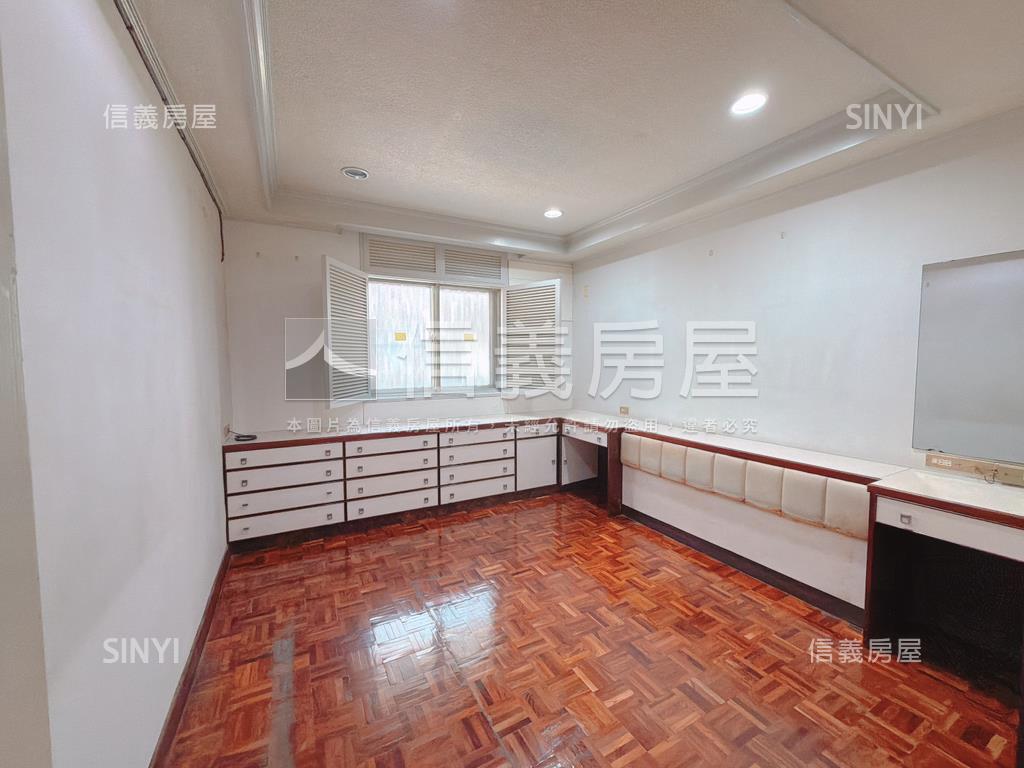 三民路方正三樓房屋室內格局與周邊環境