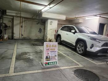 獨立柱邊坡道平面大車位