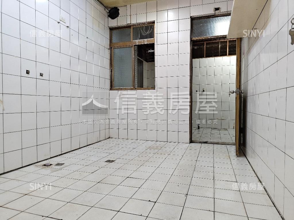 九芎面寬一樓附車位房屋室內格局與周邊環境