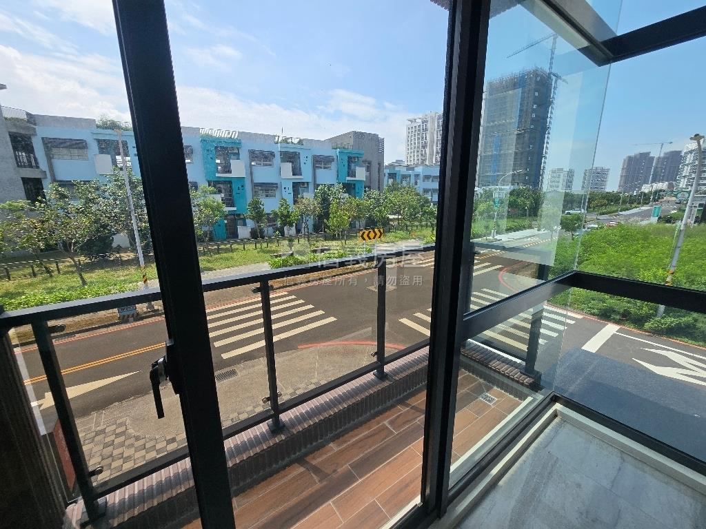 九份子國小角窗電梯店墅房屋室內格局與周邊環境