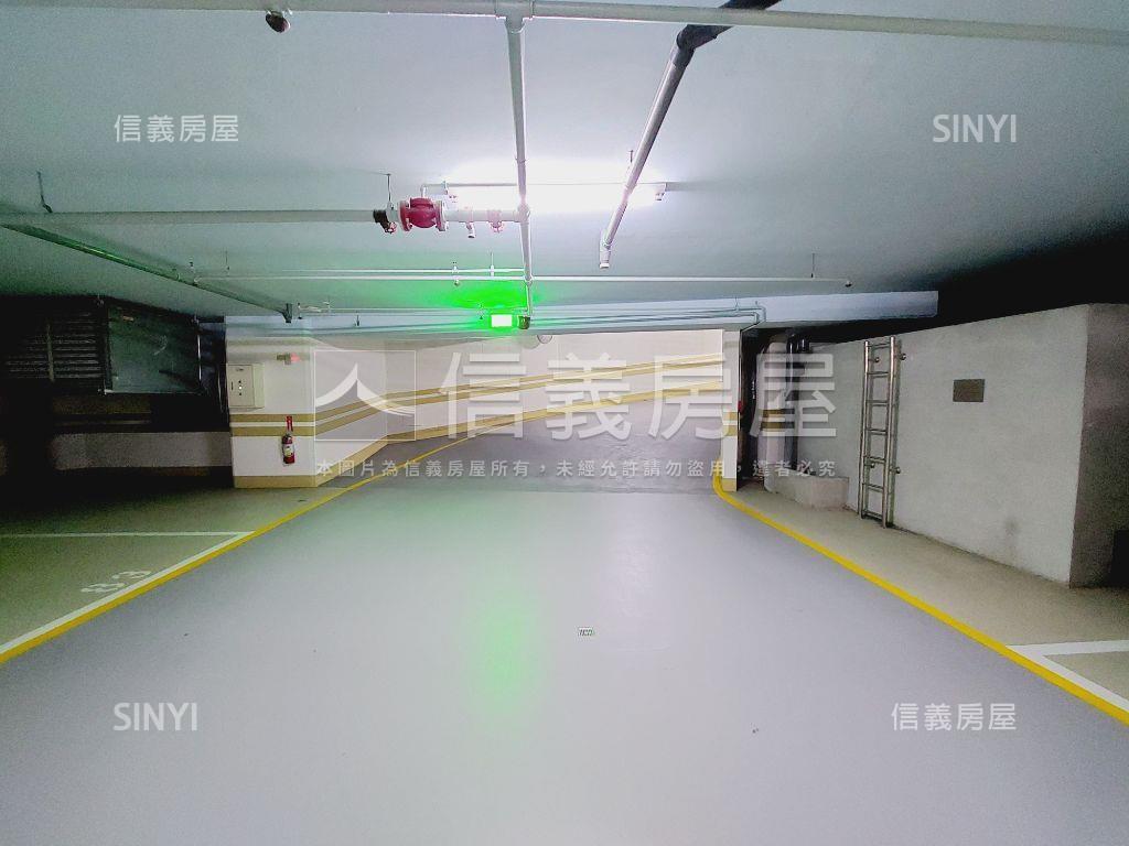 捷運電梯裝潢附車位房屋室內格局與周邊環境