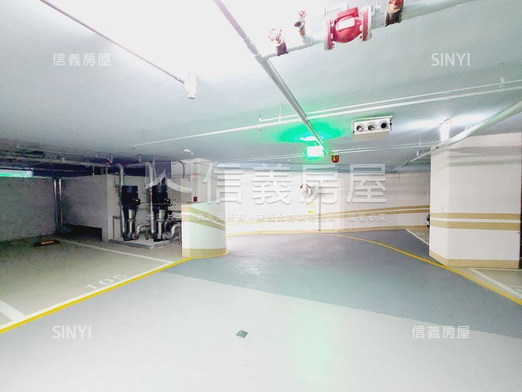 捷運電梯裝潢附車位房屋室內格局與周邊環境