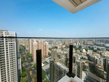 高鐵。高樓景觀三房平車