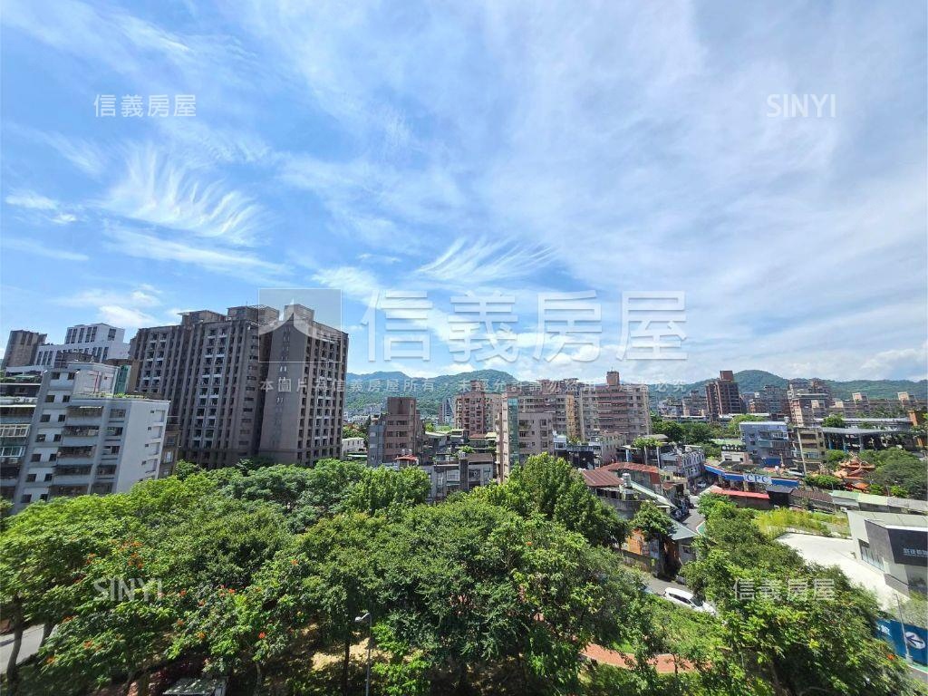雨果文學館公園景觀雙車位房屋室內格局與周邊環境