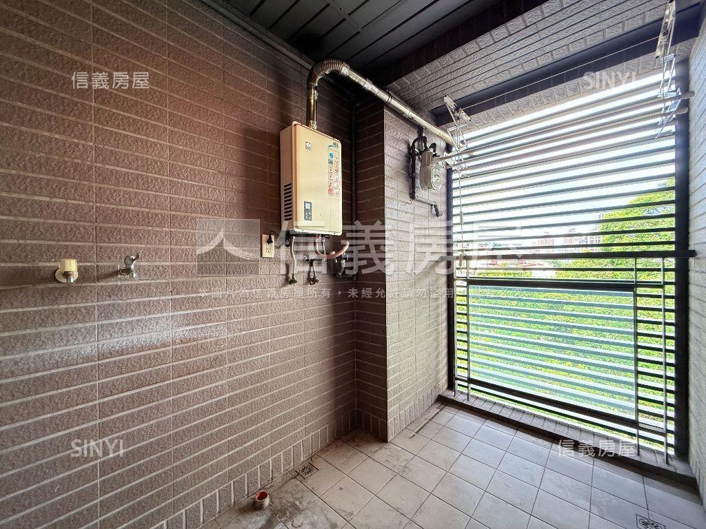 雨果文學館公園景觀雙車位房屋室內格局與周邊環境