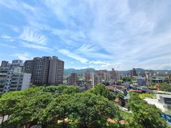 雨果文學館公園景觀雙車位
