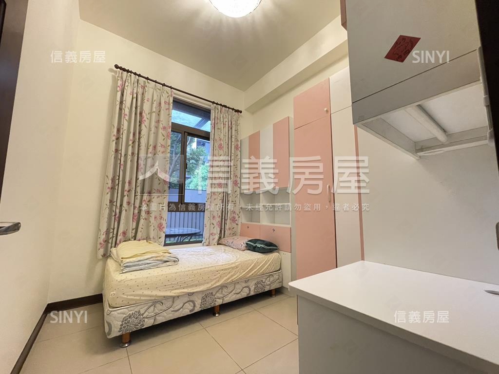 源峰寬庭兩車位三房庭院戶房屋室內格局與周邊環境