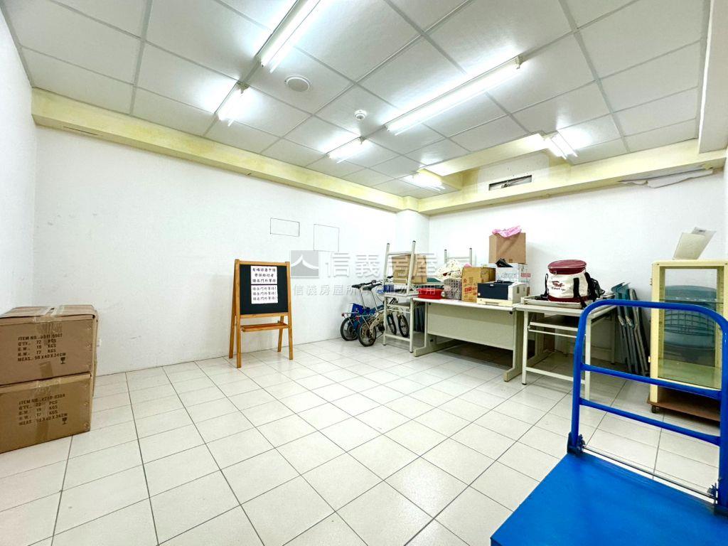 近高雄車站百坪商辦房屋室內格局與周邊環境