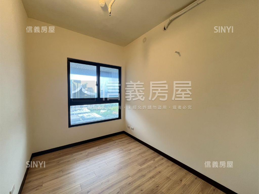 國峰苑高樓層景觀三房車位房屋室內格局與周邊環境