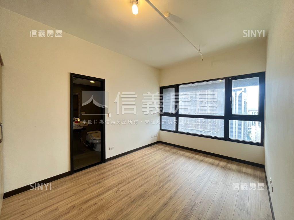 國峰苑高樓層景觀三房車位房屋室內格局與周邊環境