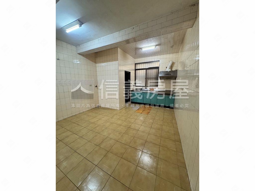 未來黃線優質學區透天金店房屋室內格局與周邊環境