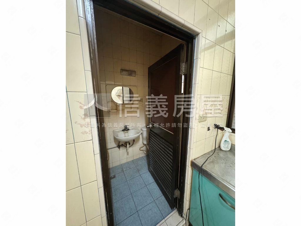 未來黃線優質學區透天金店房屋室內格局與周邊環境