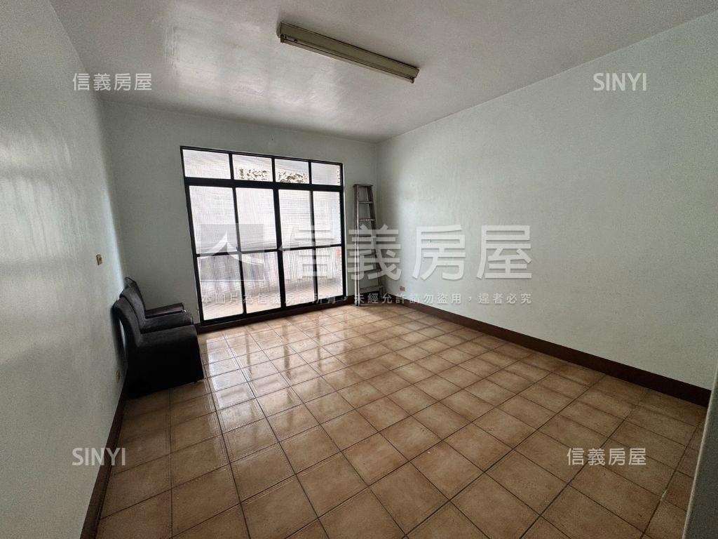 未來黃線優質學區透天金店房屋室內格局與周邊環境