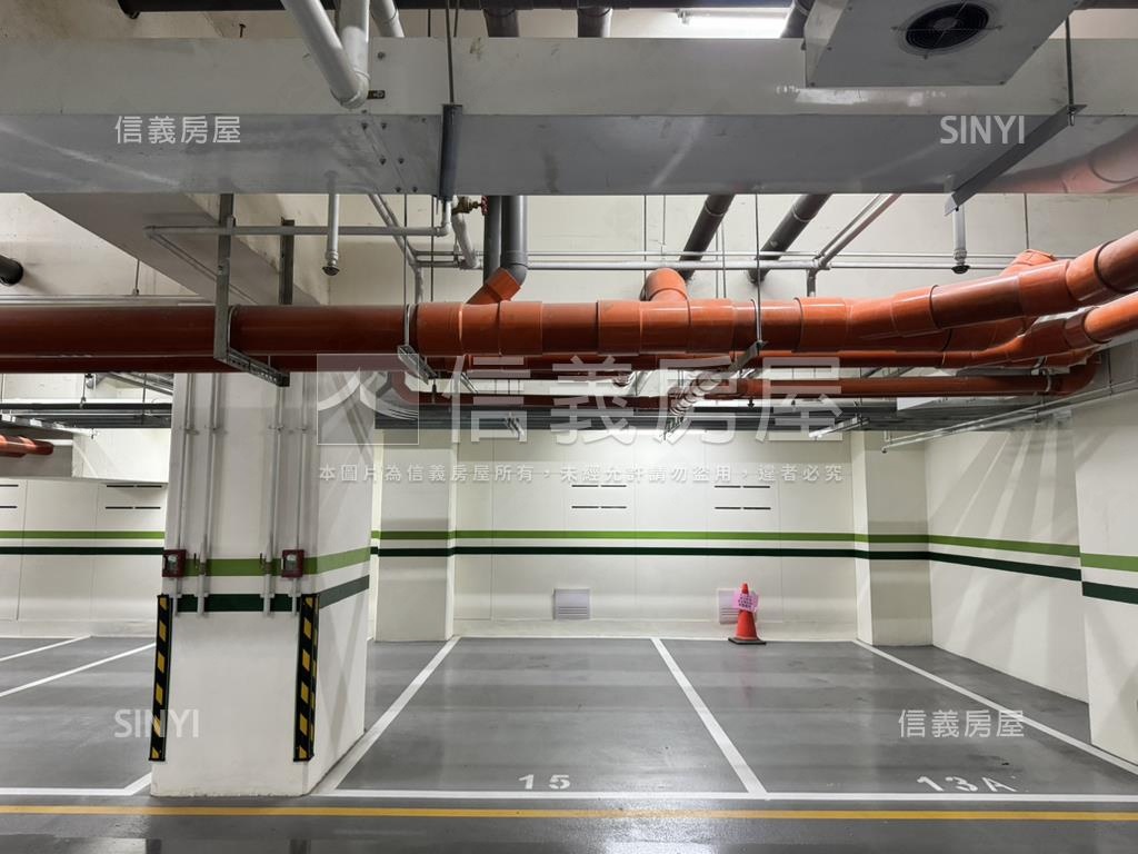 亞灣繽海金店面配平車房屋室內格局與周邊環境