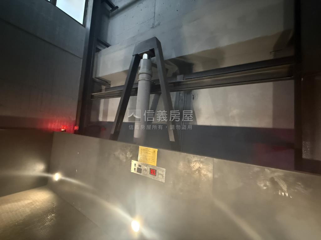 德育路精美３房車位房屋室內格局與周邊環境