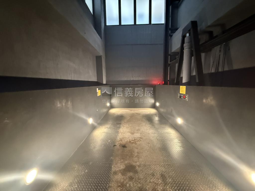 德育路精美３房車位房屋室內格局與周邊環境