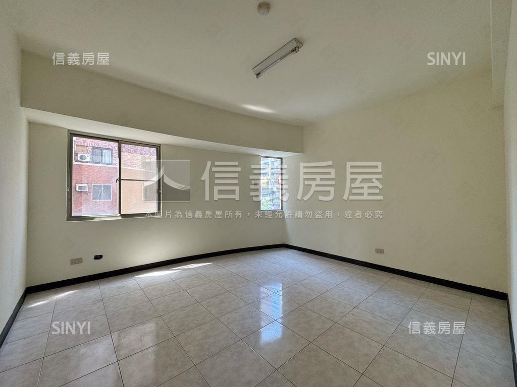 民族一路與榮佑路‧三角窗房屋室內格局與周邊環境