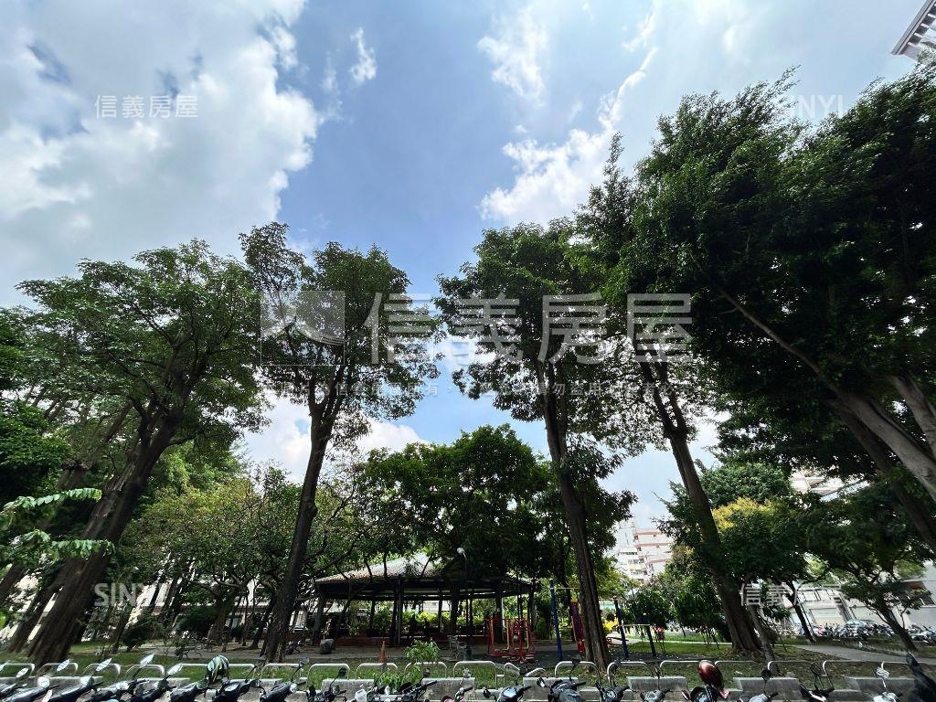 公園首排大面寬店面房屋室內格局與周邊環境
