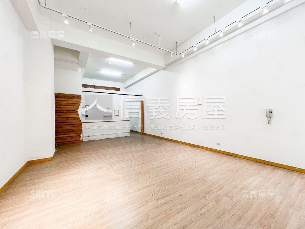 近北平黃昏市場大面寬樓店房屋室內格局與周邊環境
