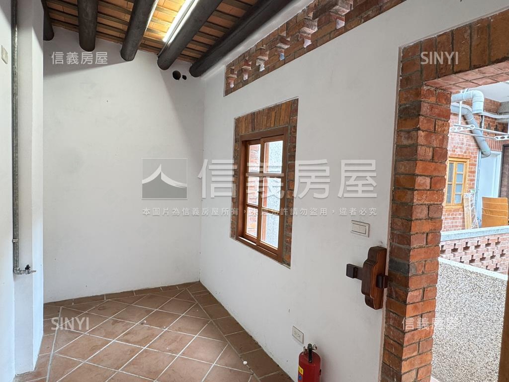 大稻埕．歷史建築公寓二樓房屋室內格局與周邊環境