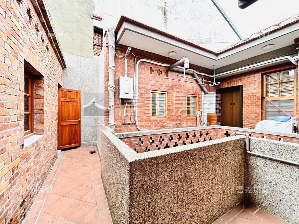 大稻埕．歷史建築公寓二樓房屋室內格局與周邊環境