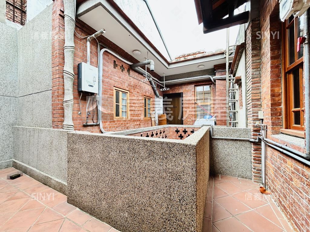 大稻埕．歷史建築公寓二樓房屋室內格局與周邊環境