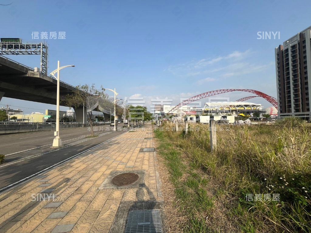 正環中路洲際棒球場旁土地房屋室內格局與周邊環境