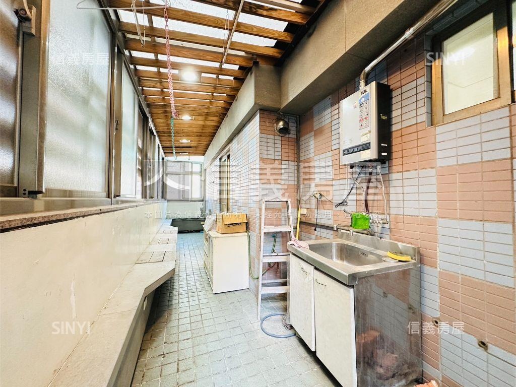 新☆翡翠稀有採光露臺戶房屋室內格局與周邊環境