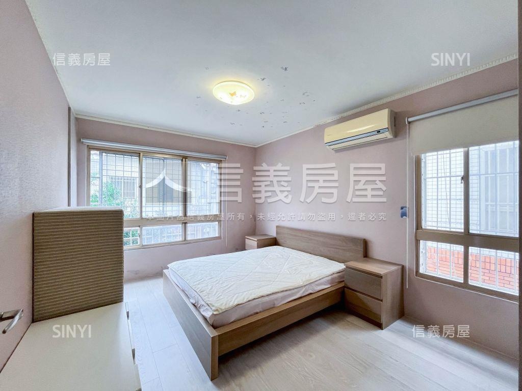 由鉅家天下臨路車庫別墅房屋室內格局與周邊環境