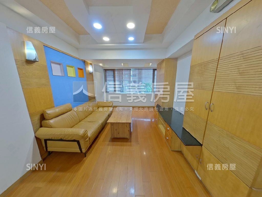 文教科技。高爾夫房屋室內格局與周邊環境