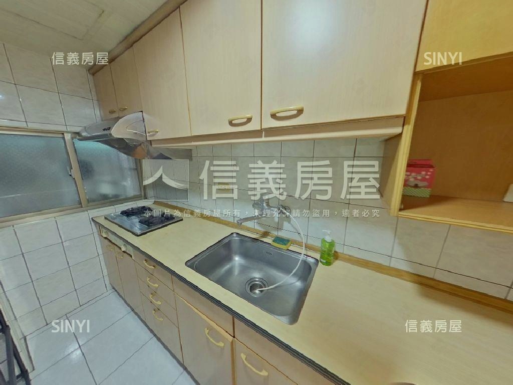 文教科技。高爾夫房屋室內格局與周邊環境