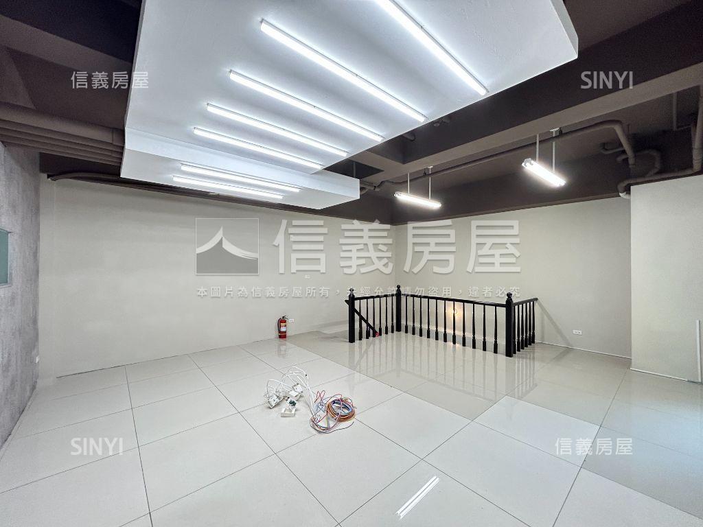 漂亮！正文心路上店面房屋室內格局與周邊環境