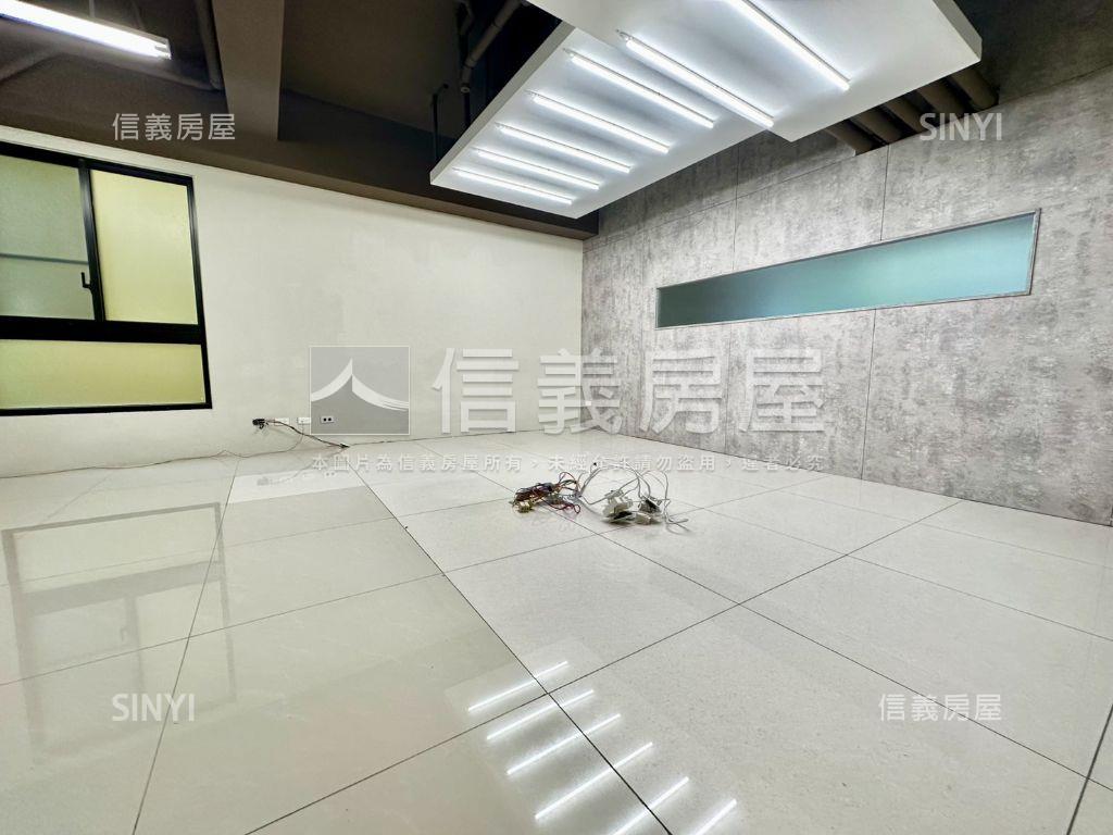 漂亮！正文心路上店面房屋室內格局與周邊環境