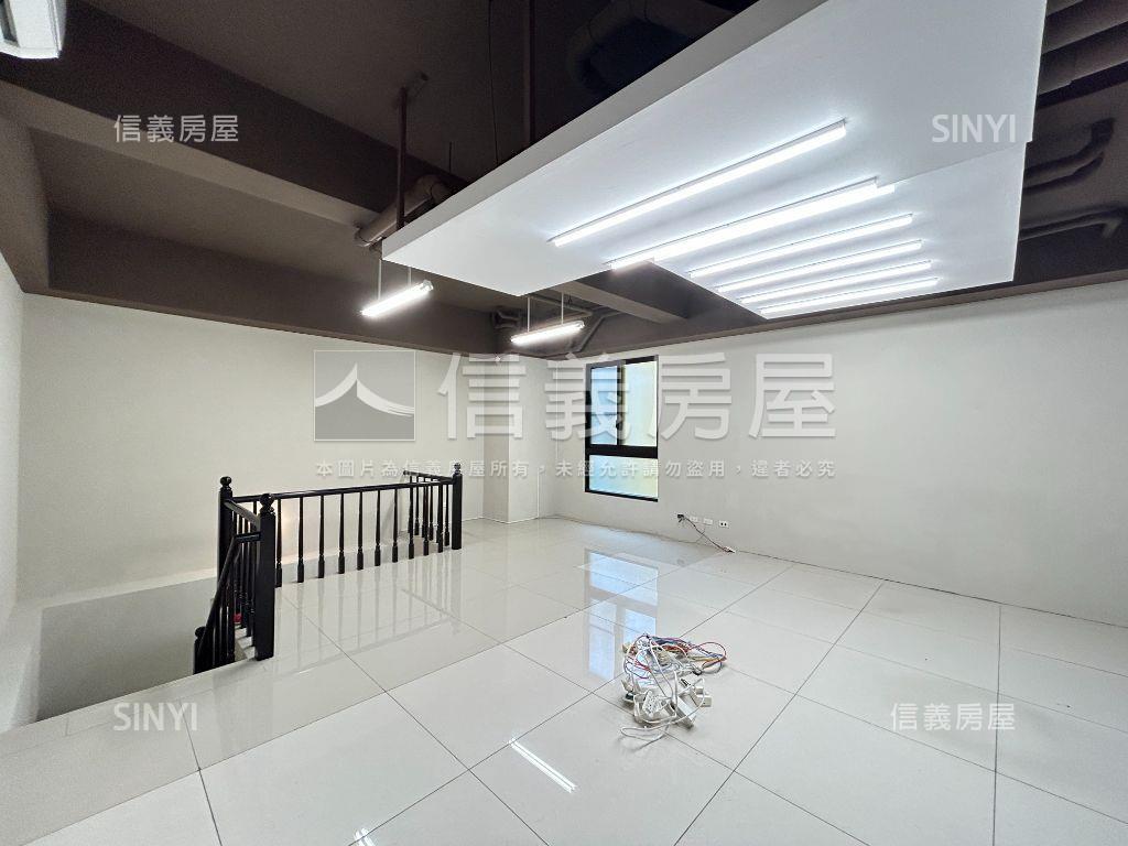 漂亮！正文心路上店面房屋室內格局與周邊環境